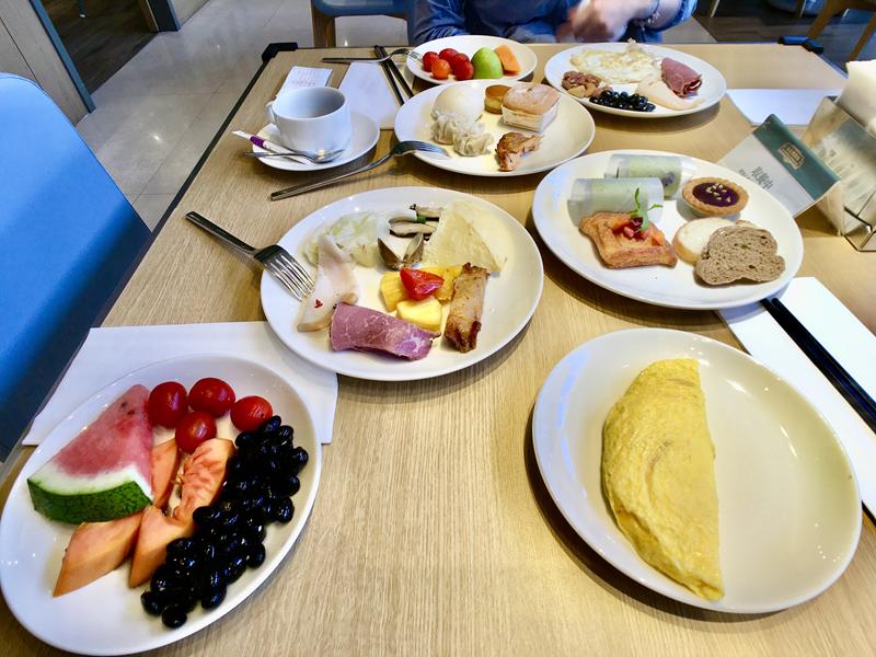 名人堂花園飯店早餐