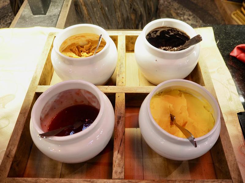 妖怪村主題飯店早餐