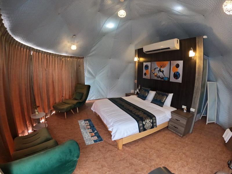 水上浪漫球型屋