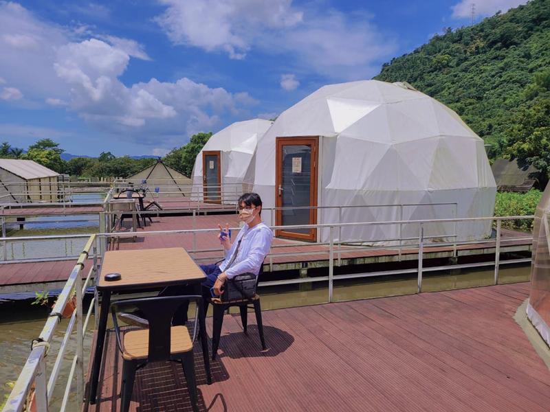 水上浪漫球型屋