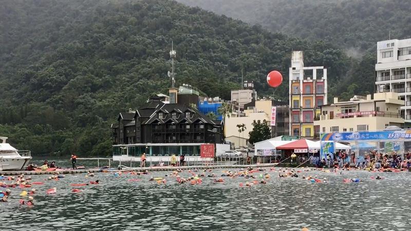 泳渡日月潭攜帶物品