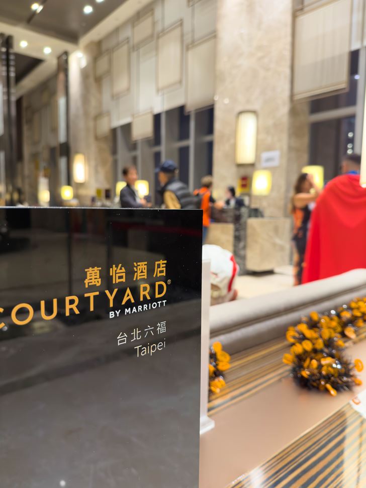 THE LOUNGE大廳酒吧