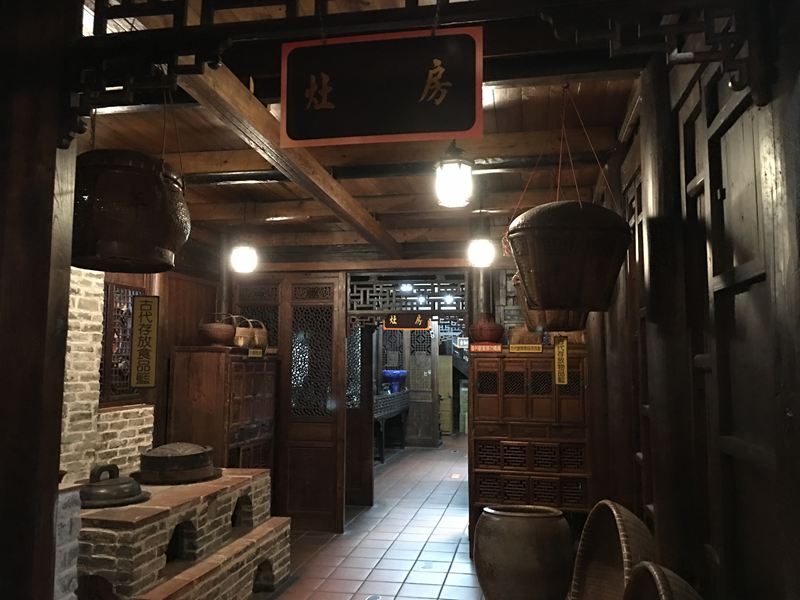 白人牙膏觀光工廠