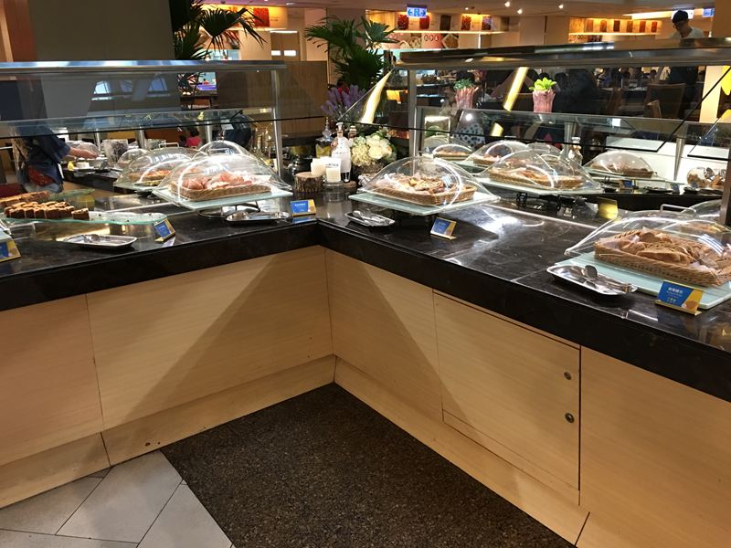 萬國百匯自助早餐