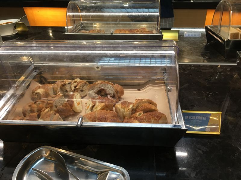 萬國百匯自助早餐