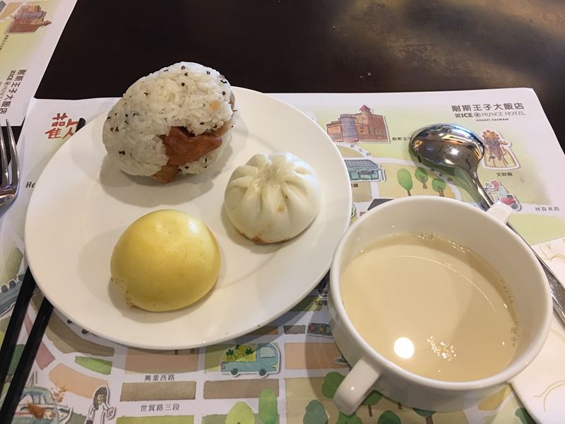 萬國百匯自助早餐