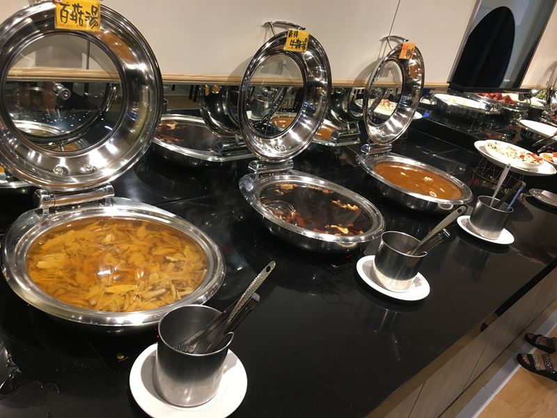 港龘港式自助百匯